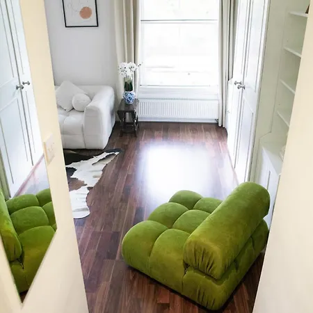 A Modern Luxury Studio Лондон Экстерьер фото
